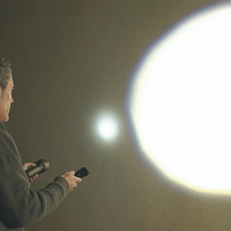 Super Flashlight - Linterna LED militar